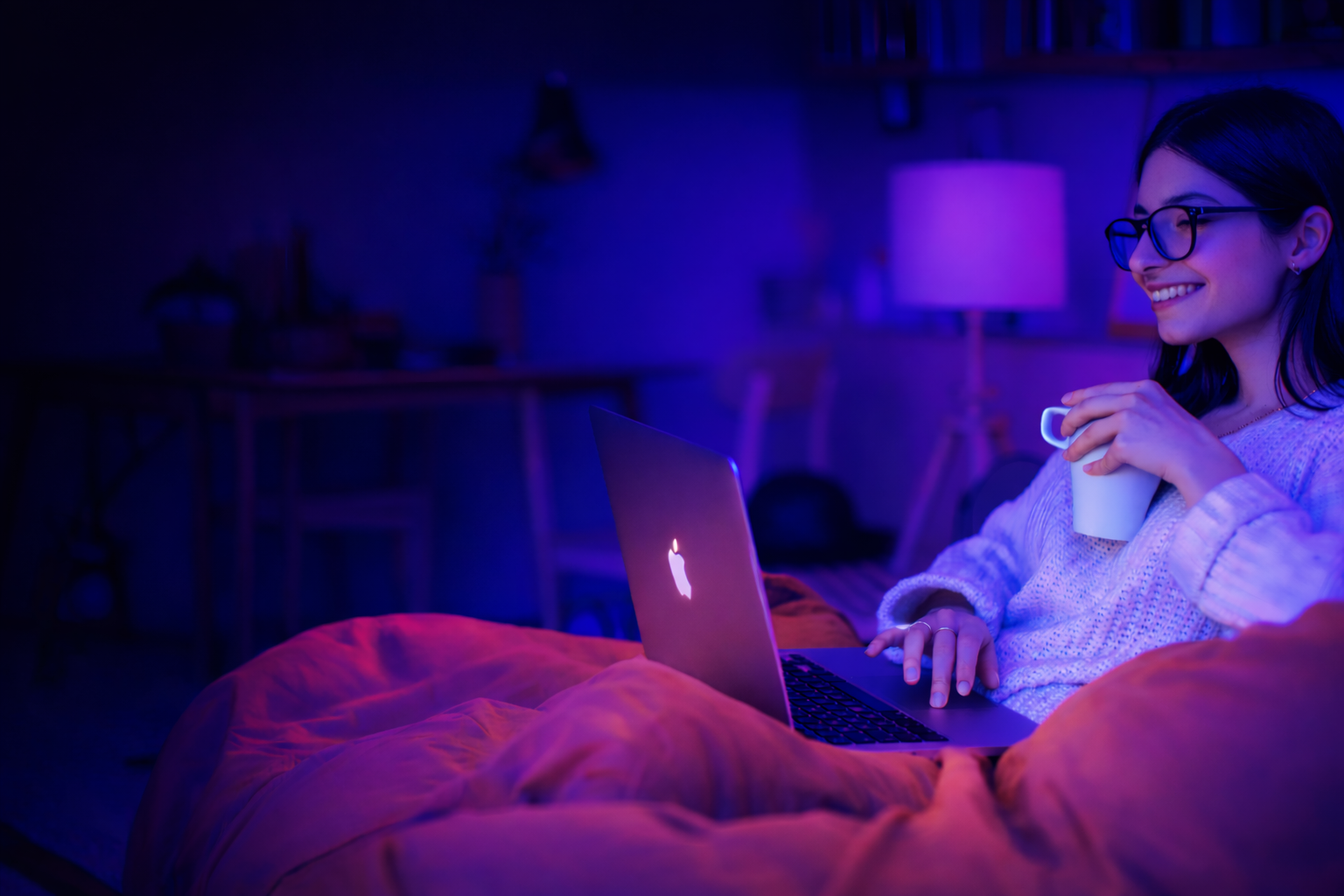 Assinante da PLCC Idiomas estudando inglês ou espanhol